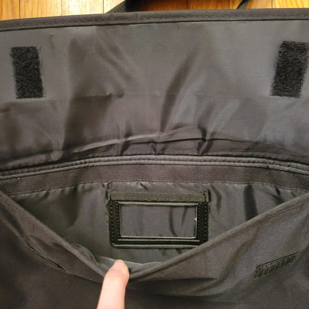 Targus Black Briefcase Computer Bag Laptop Messenger Shoulder Strap Travel‎